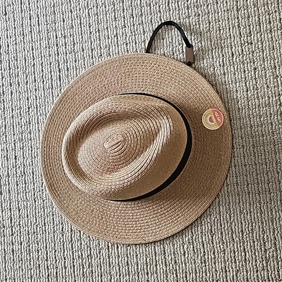 Straw hat - Picture 7 of 7